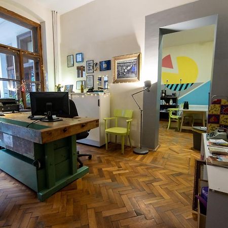 Hostel Cornel Timişoara Buitenkant foto